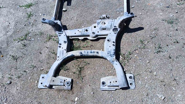 Передня балка A2466201200 MERCEDES