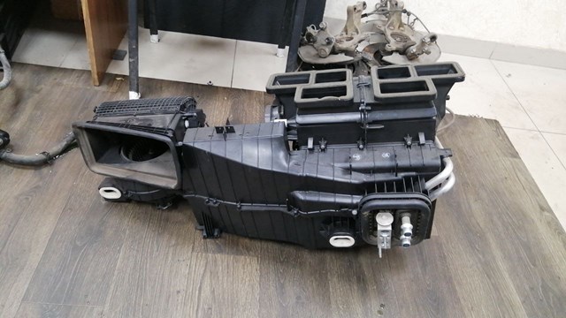 Корпус радіатора кондиціонера (салонний випарник) A2468300503 MERCEDES