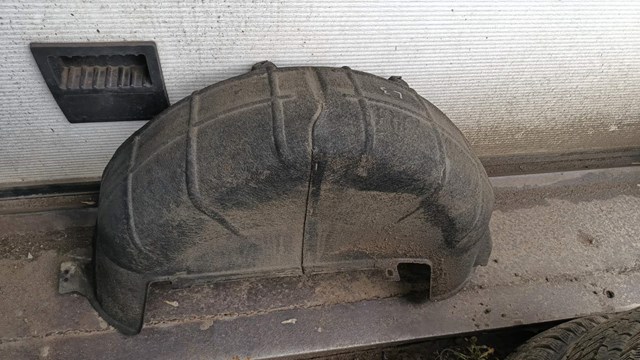 Підкрилок задній лівий A4476840577 MERCEDES