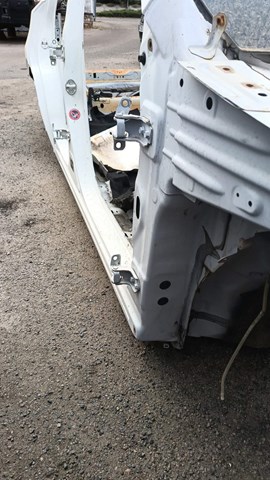 Петля передніх дверей, правою D46159210A MAZDA