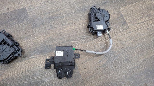 Актуатор замка ляди DK62404C10AB LAND ROVER