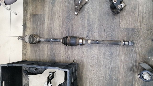 Привід передній правий GDB12550XA MAZDA