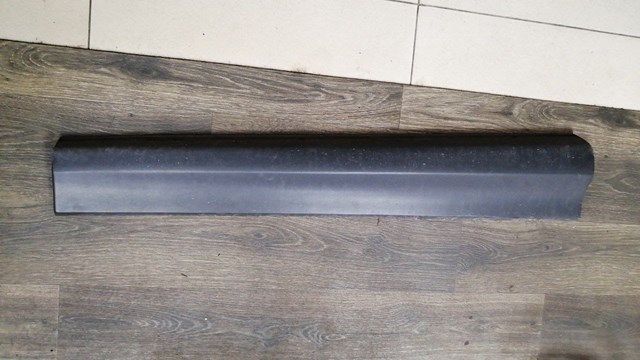 Молдинг передніх правих дверей, нижній KD5351RA0C MAZDA