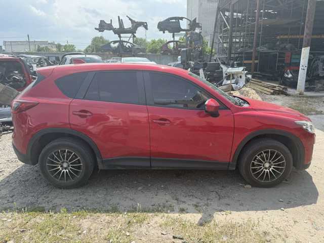 Пасажирські передні двері KDY35802XH MAZDA