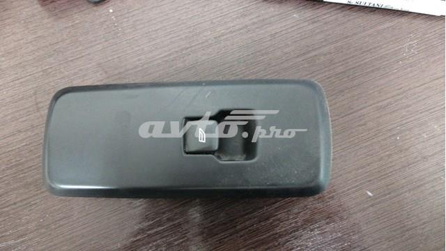 Кнопка підйомника задніх стекол LR013904 LAND ROVER