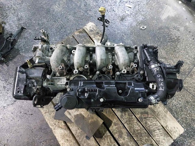 Кришка клапанна LR022304 LAND ROVER