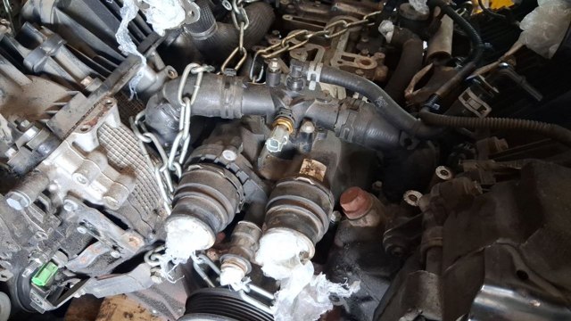 Корпус термостата в зборі LR022695 LAND ROVER