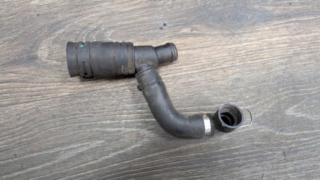 Шланг (патрубок) радіатор EGR, подача LR022718 LAND ROVER