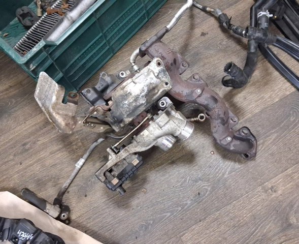 Колектор випускний, правий LR022722 LAND ROVER