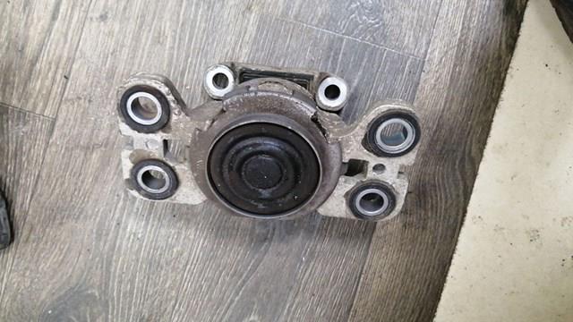 Опора кпп Land Rover Freelander 2