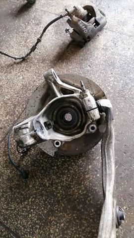 Маточина колеса передня LR025107 LAND ROVER