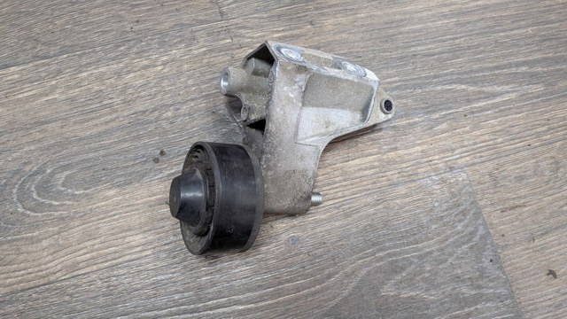 Ролик ременя ГРМ, паразитний LR025823 LAND ROVER
