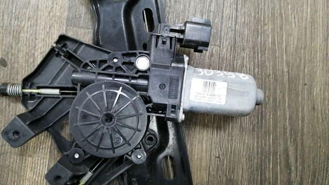 Мотор склопідйомника водійських дверей LR031661 LAND ROVER