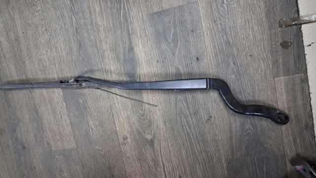 Поводок двірника LR033030 LAND ROVER