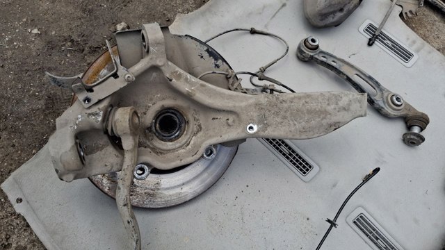 Захист гальмівного диска, переднього, правого LR033276 LAND ROVER