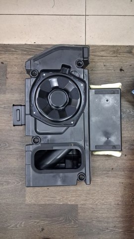 Сабвуфер LR033287 LAND ROVER