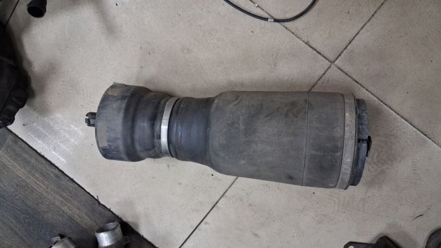 Пневморессора задня LR034262 LAND ROVER