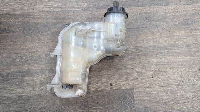 Бачок для води LR034654 LAND ROVER