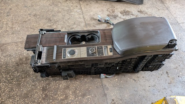 Вимикач контролю положення ручного гальма LR034827 LAND ROVER