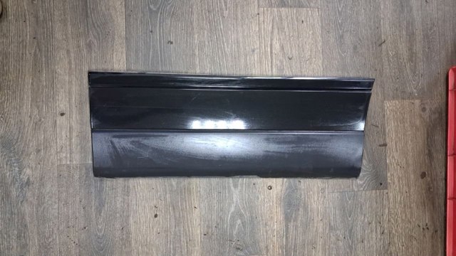 Молдинг задніх лівих дверей, нижній LR038856 LAND ROVER