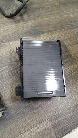 Підсклянник підлокітника центральної консолі LR039569 LAND ROVER