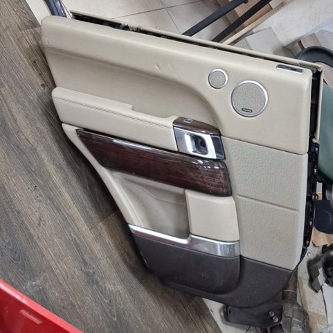 Карта двері задньої правої LR040533 LAND ROVER