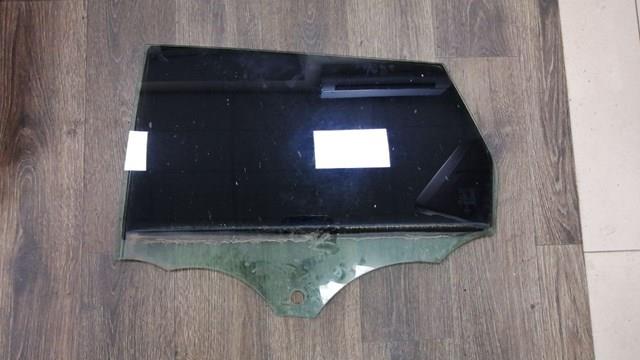 Скло заднє ліве LR044530 LAND ROVER