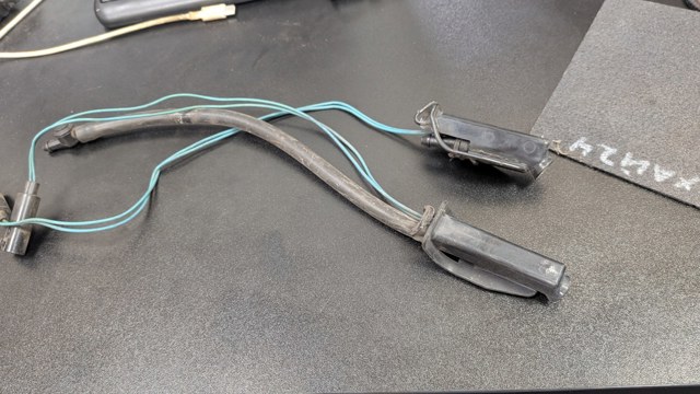 Сопло склоомивача вітрового скла LR045321 LAND ROVER