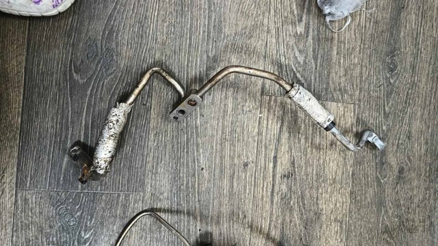 Подача масляна труба LR045473 LAND ROVER
