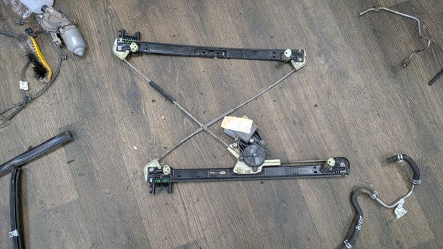 Механізм підйому стекол LR057336 LAND ROVER