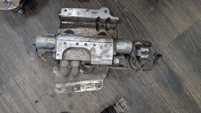Блок шинних кранів LR061527 LAND ROVER