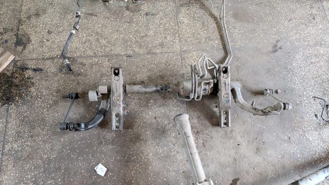 Стабілізатор передній LR068267 LAND ROVER