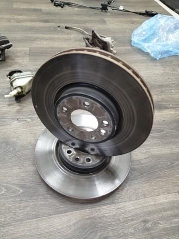 Диск гальмівний передній LR081594 LAND ROVER
