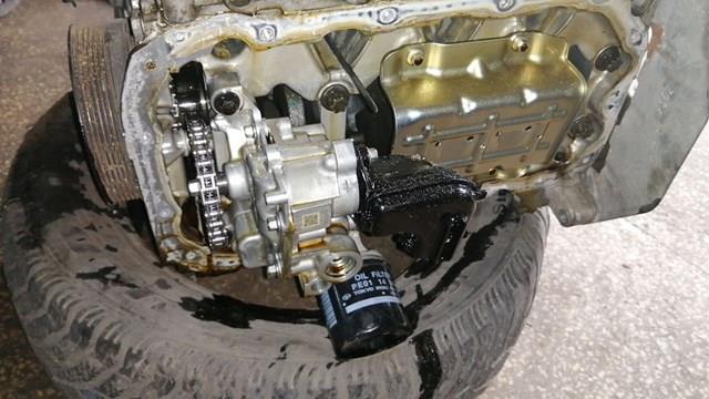 Насос маслозакачуючий PE0114100 MAZDA