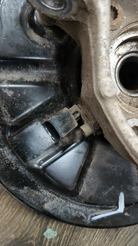 Датчик ABS задній лівий WHT003857B VAG