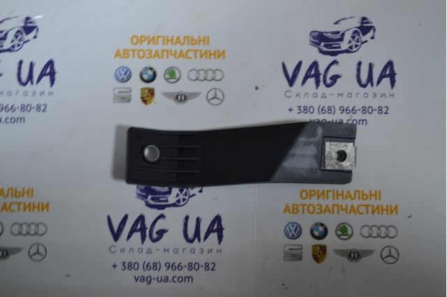Кронштейн кріплення крила переднього лівого, задній 4KE821163 VAG
