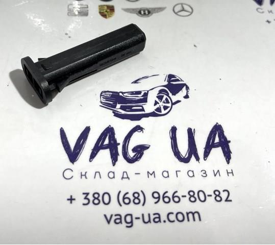 Болт 4M0121095 VAG