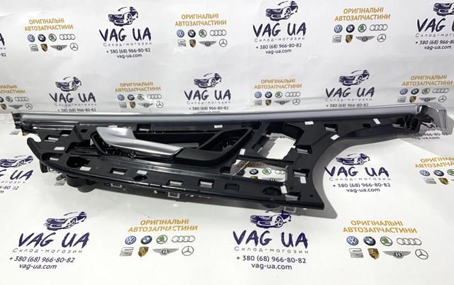 Ручка передніх дверей внутрішня, ліва 4M0868077B VAG