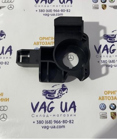 Подушка радіатора охолодження, нижня 80A805201A VAG