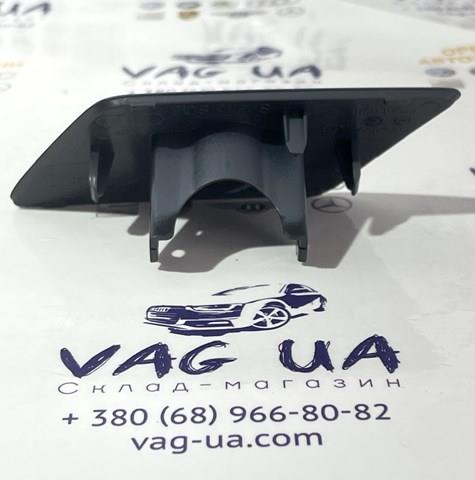 Накладка форсунки омивача фари передньої 80A807754AGRU VAG
