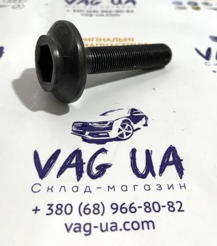 Ступичний болт 8E0407643A VAG