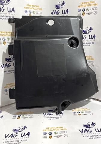 Захист днища передній правий 8W0825202 VAG