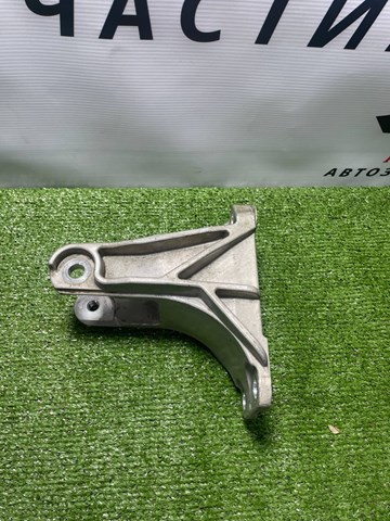 Кронштейн подушки (опори) двигуна, задньої 113333NF0A NISSAN