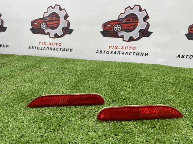 Правий катафот заднього бампера 26560JJ90A NISSAN