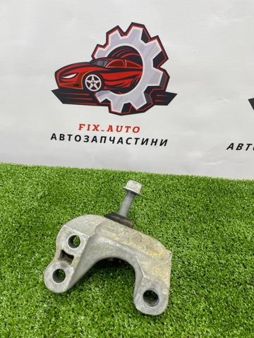 Кронштейн подушки (опори) двигуна, задньої 68353710AC CHRYSLER