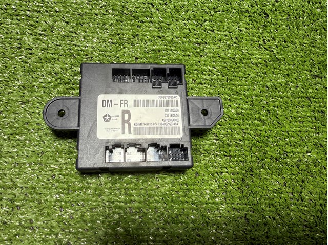 Блок комфорту передніх дверей 68376080AC CHRYSLER