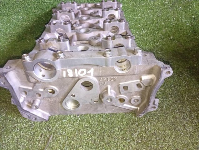 ГБЦ мотора 1005A704 MITSUBISHI