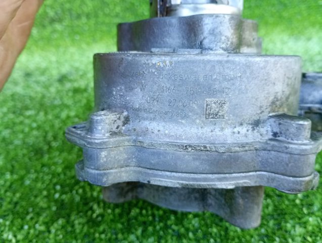 Насос вакуумний 11667519458 BMW