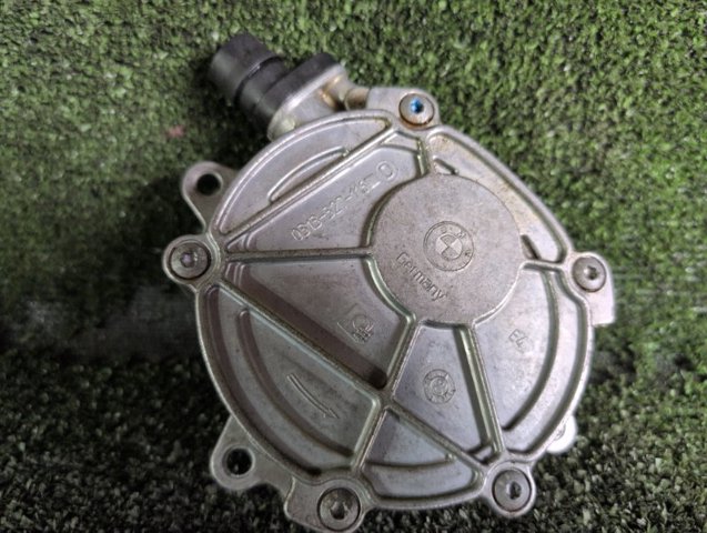 Насос вакуумний 11667547024 BMW