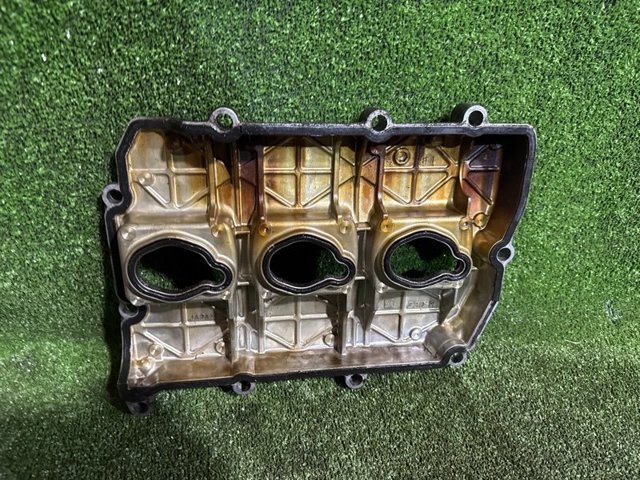Кришка клапанна, права 13265AA320 SUBARU